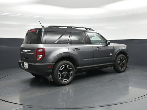 Used 2022 Ford Bronco Sport Outer Banks w/ Tech Package AWD/4WD image 27
