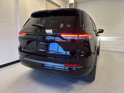 New 2026 Jeep Grand Cherokee Limited AWD/4WD image 19