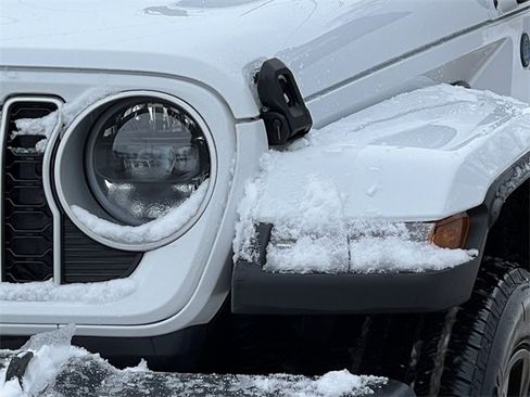 Used 2025 Jeep Wrangler Unlimited Sahara image 37