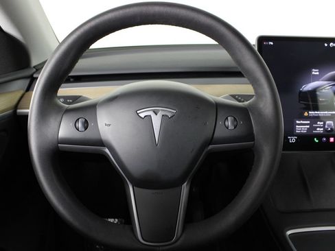Used 2024 Tesla Model Y Long Range AWD/4WD image 9