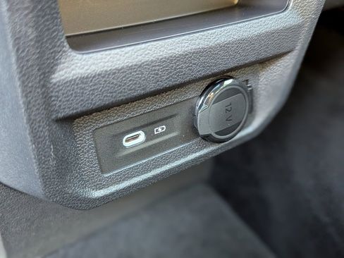 Certified 2022 Volkswagen Tiguan SEL R-Line image 28