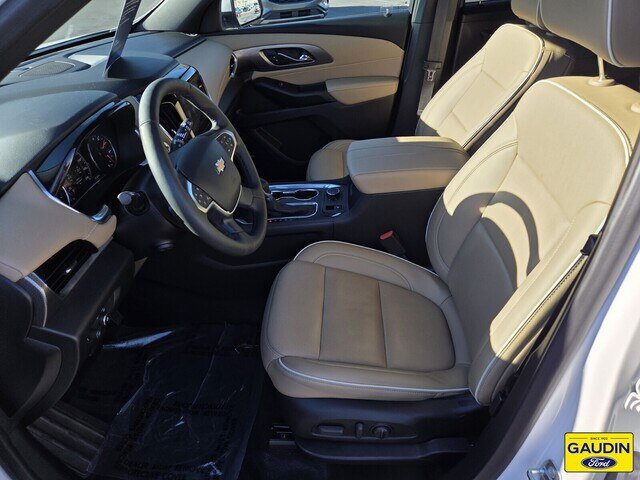 Used 2023 Chevrolet Traverse Premier FWD image 11