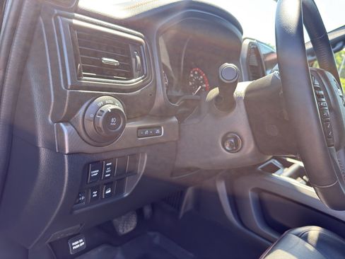 Used 2023 Nissan Titan PRO-4X w/ Pro-4x Convenience Package AWD/4WD image 15
