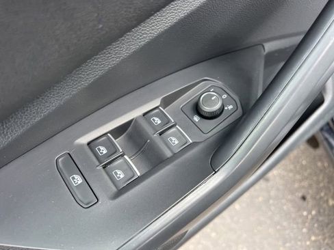 Used 2025 Volkswagen Jetta Sport image 28