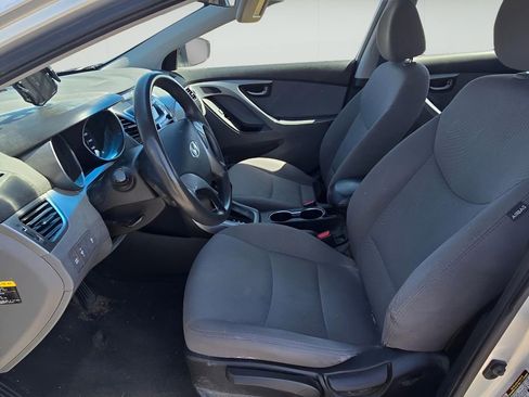 Used 2016 Hyundai Elantra SE image 9