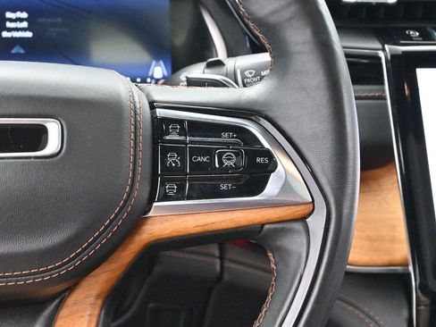 Used 2023 Jeep Grand Cherokee L Summit AWD/4WD image 16