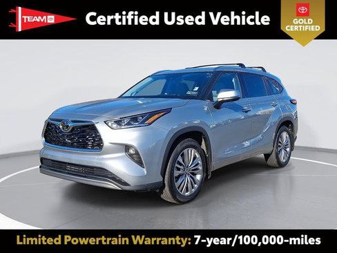 Certified 2025 Toyota Highlander Platinum AWD/4WD image 1