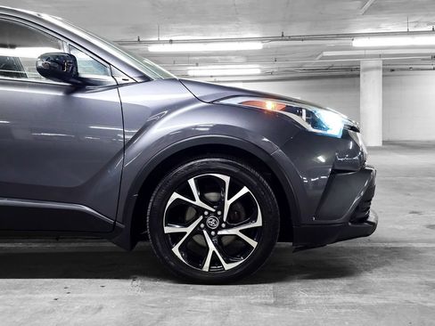 Used 2018 Toyota C-HR XLE image 16