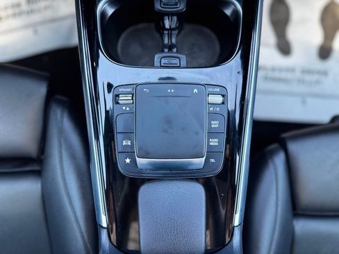 Used 2021 Mercedes-Benz GLB 250 image 33