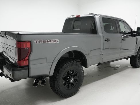 Used 2022 Ford F250 Platinum w/ Tremor Off-Road Package AWD/4WD image 3