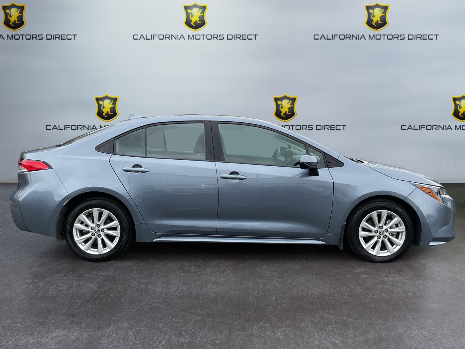 Used 2025 Toyota Corolla LE w/ LE Premium Package FWD image 4