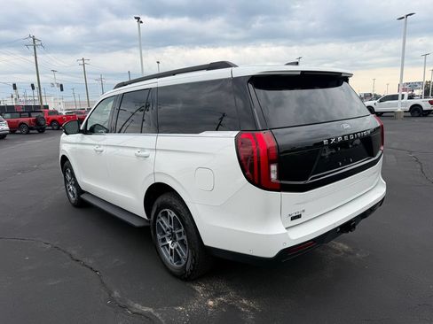 Used 2025 Ford Expedition Active AWD/4WD image 4