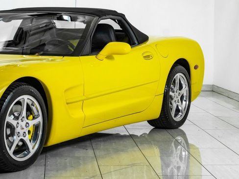 Used 2000 Chevrolet Corvette Convertible w/ Memory Pkg image 54