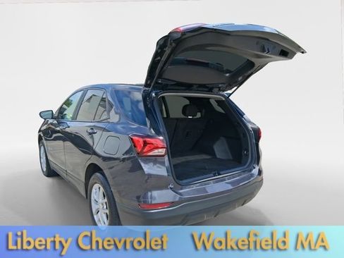 Used 2022 Chevrolet Equinox LS w/ LS Convenience Package AWD/4WD image 5