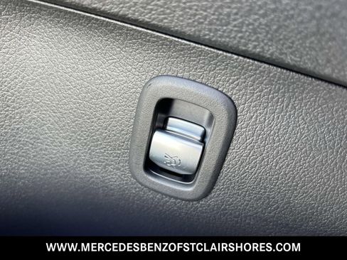 New 2025 Mercedes-Benz C 300 4MATIC Sedan image 32