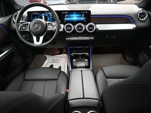 Used 2022 Mercedes-Benz GLB 250 4MATIC image 23