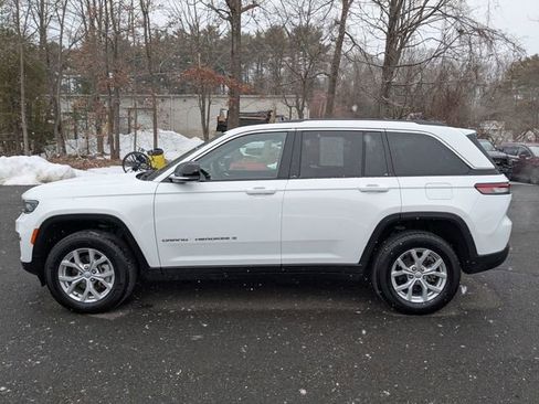 Certified 2023 Jeep Grand Cherokee Limited AWD/4WD image 9