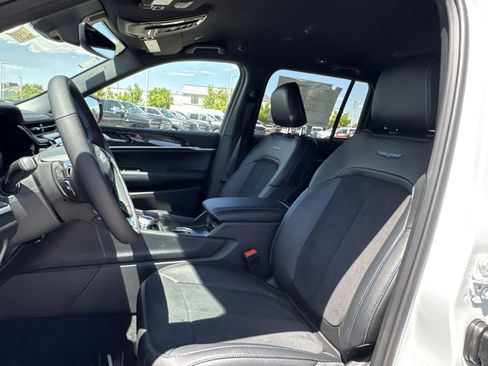 New 2025 Jeep Grand Cherokee Trailhawk image 18