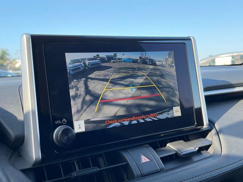 Used 2025 Toyota RAV4 XLE image 17