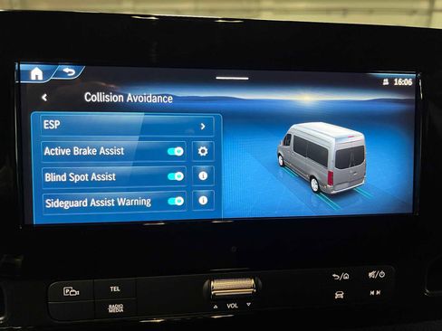 Used 2025 Mercedes-Benz Sprinter 2500 image 26