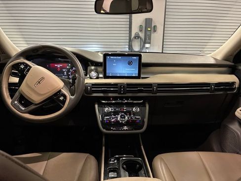 Used 2022 Lincoln Corsair FWD image 12
