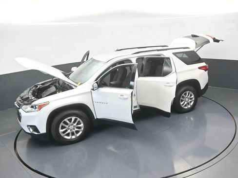 Used 2019 Chevrolet Traverse LT FWD image 61