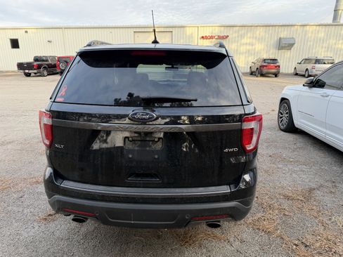Used 2018 Ford Explorer XLT w/ Equipment Group 202A image 8
