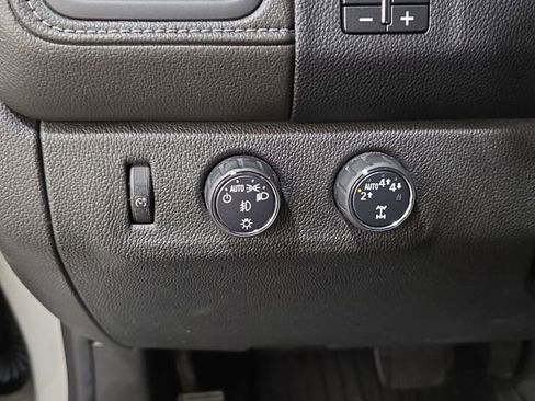 Used 2018 GMC Canyon SLT w/ Driver Alert Package image 29