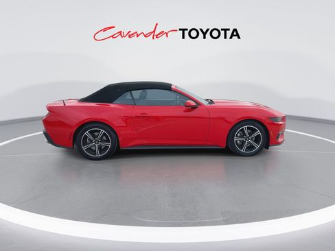 Used 2025 Ford Mustang Convertible RWD image 9