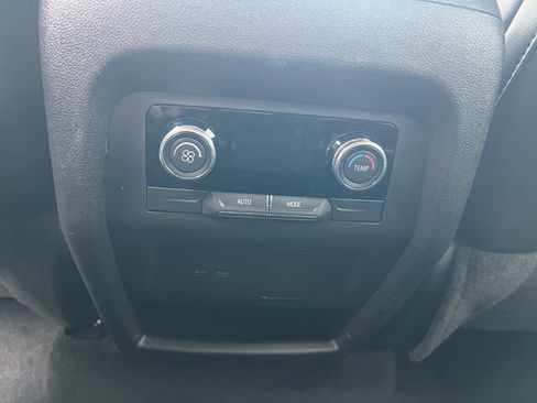 Used 2025 Buick Enclave Preferred AWD/4WD image 16