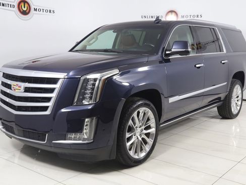 Used 2019 Cadillac Escalade ESV Premium Luxury image 5