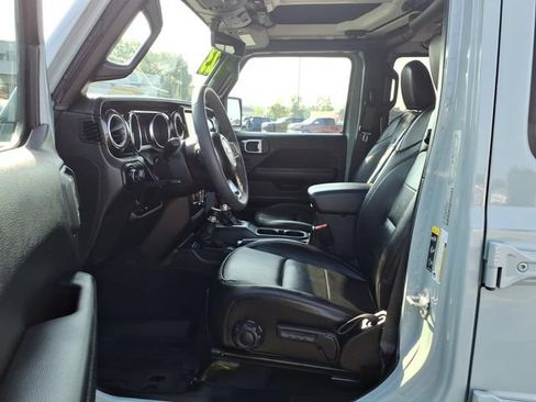 Used 2023 Jeep Wrangler Unlimited Sahara AWD/4WD image 13