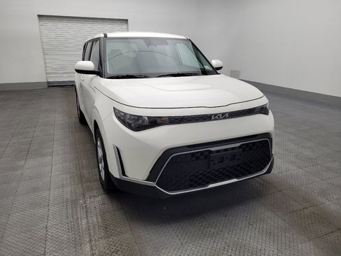 Used 2025 Kia Soul LX w/ LX Technology Package image 14