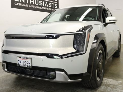 Used 2024 Kia EV9 Land AWD/4WD image 9