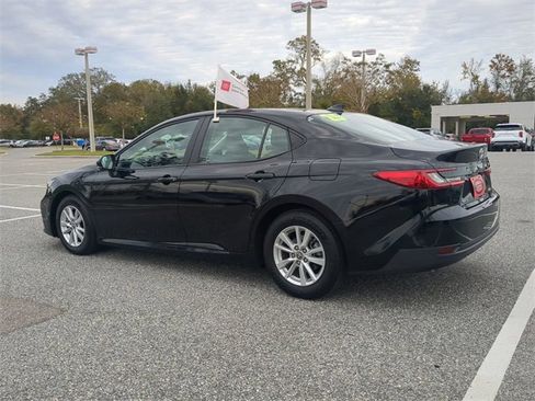 Certified 2025 Toyota Camry LE image 6