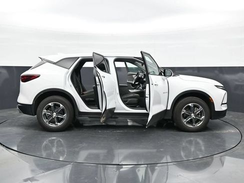 Used 2025 Chevrolet Blazer LT FWD image 42