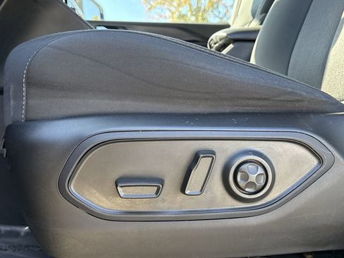 Used 2023 Jeep Grand Cherokee Laredo w/ Luxury Tech Group I image 22