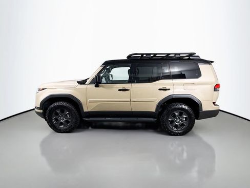 Used 2024 Lexus GX 550 AWD/4WD image 8