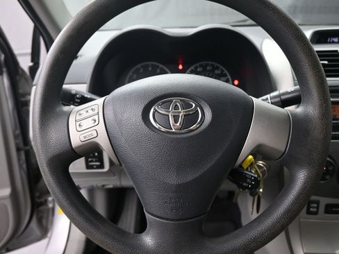Used 2012 Toyota Corolla LE image 11