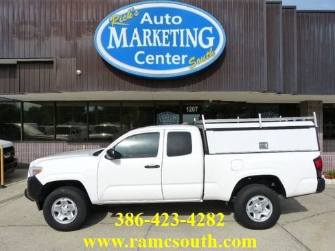 Used 2022 Toyota Tacoma SR RWD image 1