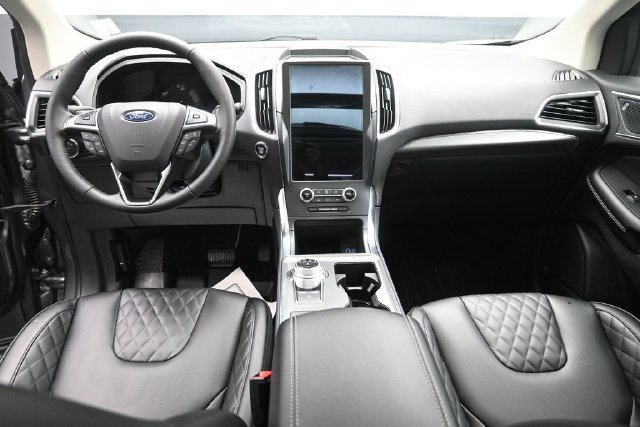 Certified 2024 Ford Edge Titanium AWD/4WD image 21