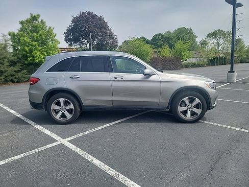Used 2019 Mercedes-Benz GLC 300 4MATIC image 6