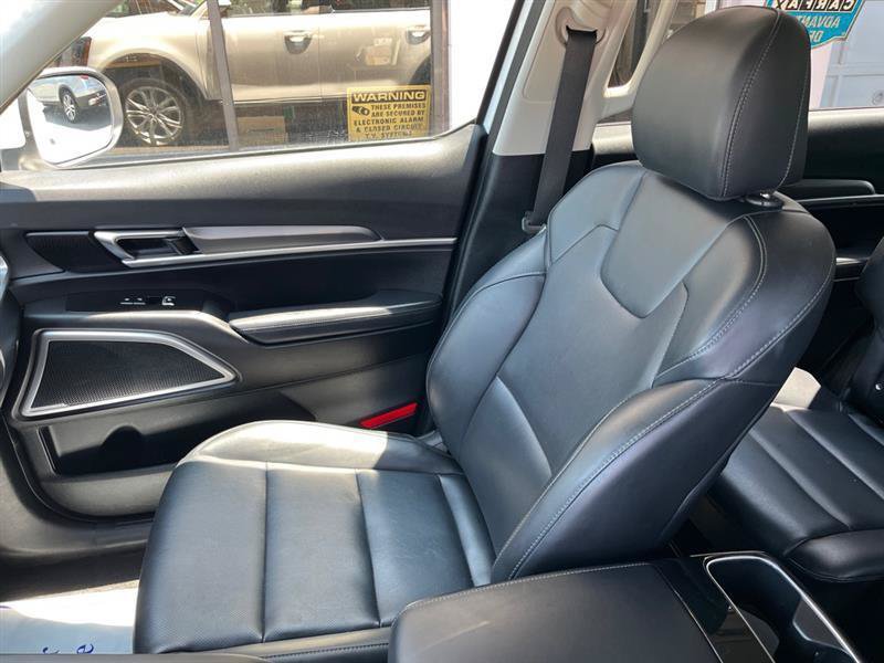 Used 2020 Kia Telluride LX AWD/4WD image 12