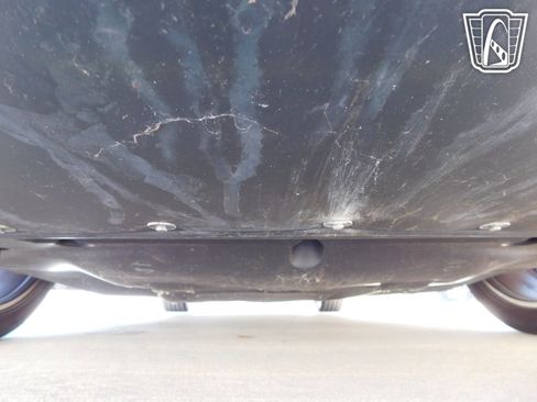 Used 2011 Dodge Challenger SRT8 image 40