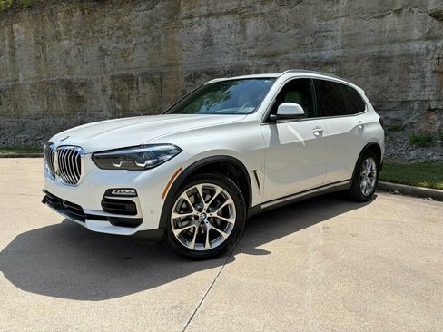 Used 2021 BMW X5 xDrive40i w/ Premium Package 3 AWD/4WD image 4