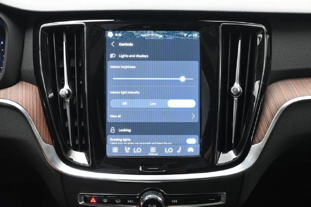 Used 2025 Volvo S60 B5 Plus FWD image 17