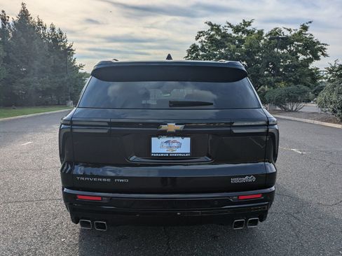 Certified 2025 Chevrolet Traverse High Country w/ LPO, Floor Liner Package AWD/4WD image 7