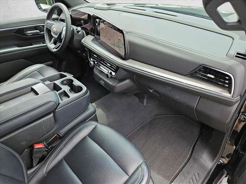 Used 2025 Chevrolet Tahoe LS RWD image 22