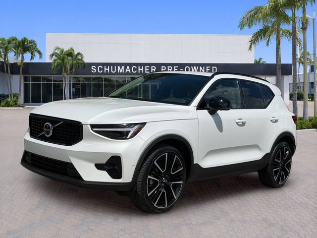 Certified 2024 Volvo XC40 B5 Ultimate w/ Protection Package Premier AWD/4WD image 3