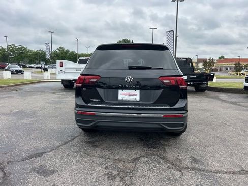 Used 2022 Volkswagen Tiguan SE FWD image 4
